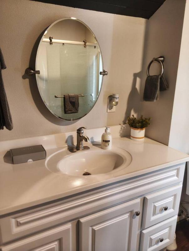 Newly Renovated Modern Home - image 3