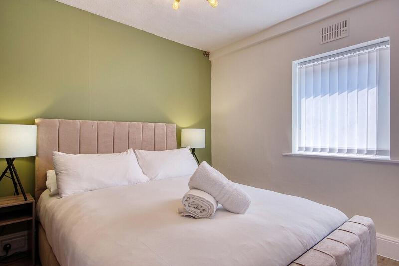 Flat 4 59 Ashley Road - image 5