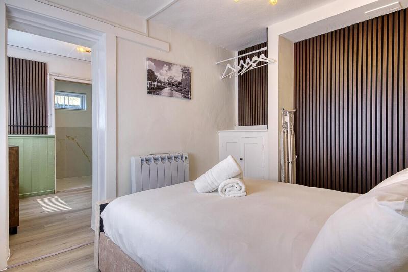 Flat 4 59 Ashley Road - image 7