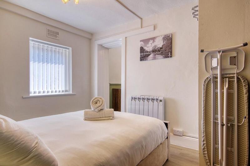 Flat 4 59 Ashley Road - image 11