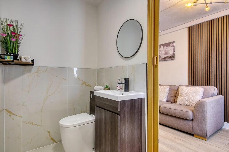 Flat 4 59 Ashley Road - image 13