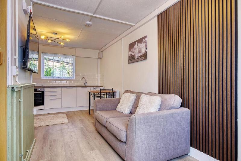 Flat 4 59 Ashley Road - image 10
