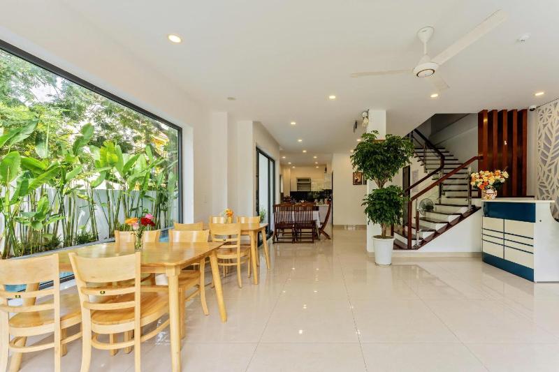 Buddy January Villa - image 10