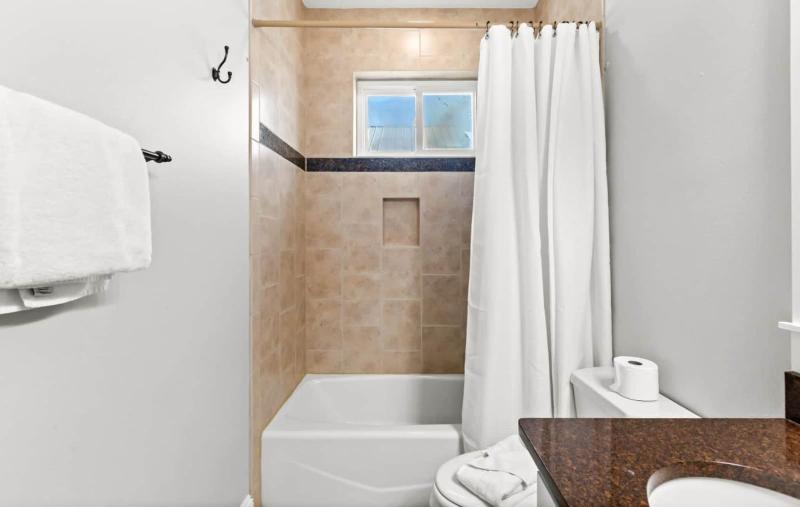 Tropic Like Its Hot - Retreat Perfect for Families - image 17