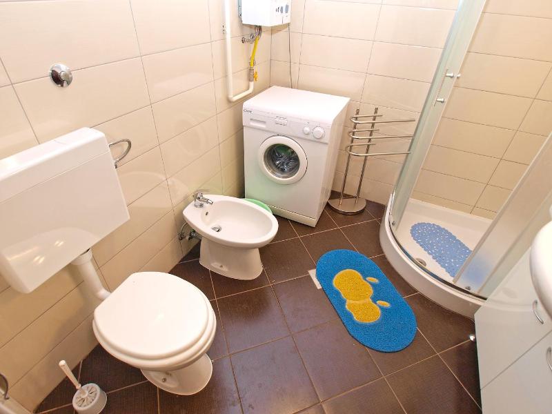 Apartment image 4