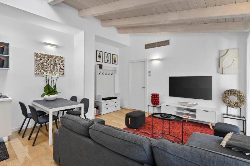 Palazzo Tatti by Rent All Como - image 8