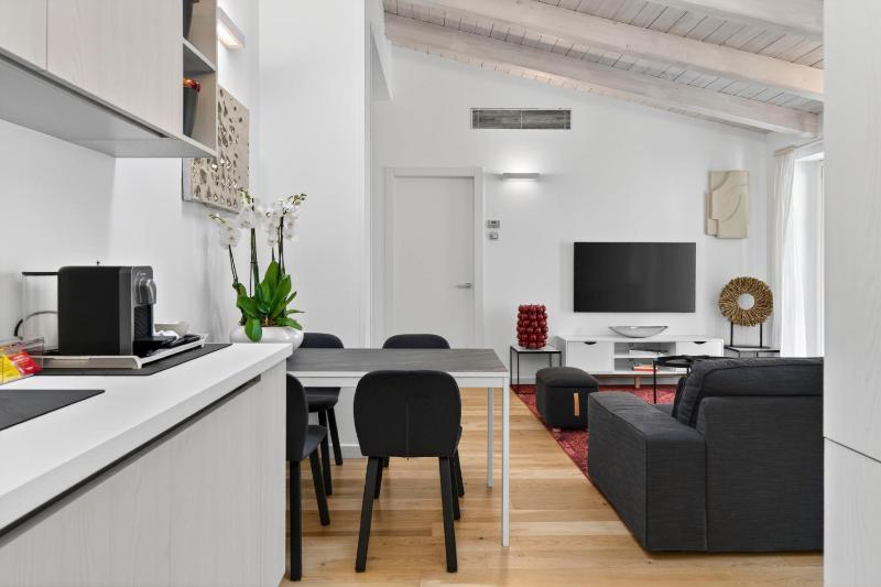 Palazzo Tatti by Rent All Como - image 17