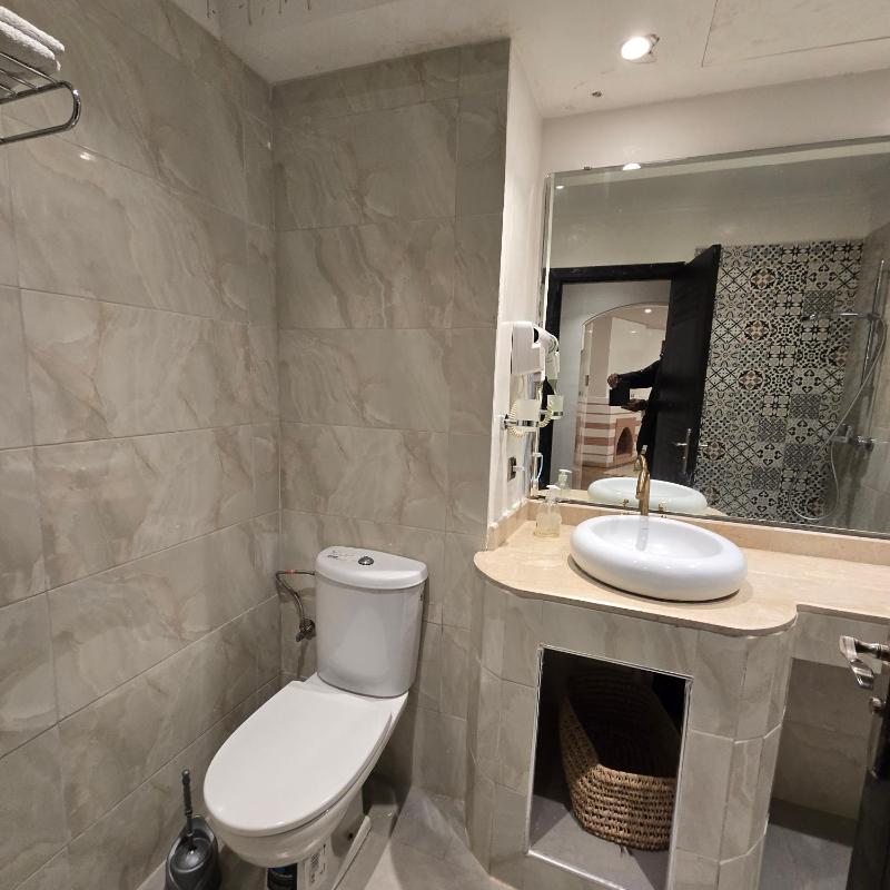Furnished 2 Bedrooms Apartment - image 4