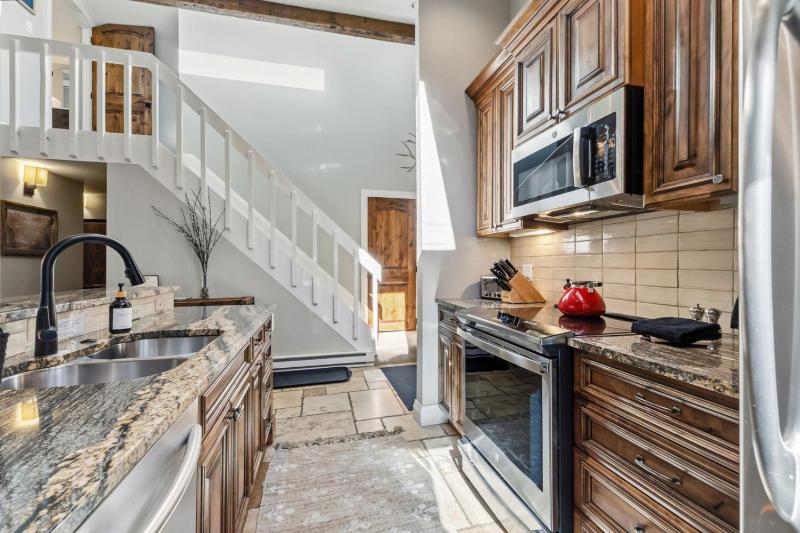Timber Falls 4BR Penthouse Retreat with Views - image 22