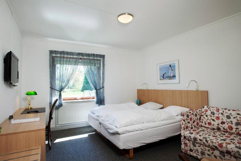 Double or Twin Room image 4