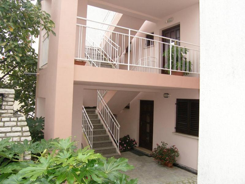 Holiday apartments Pula - 27699 - image 9