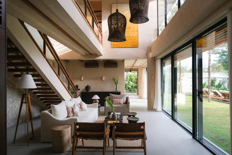 The Manuka House Private 4BR Villa in Bingin with Sauna & Cold plunge in Walkable Neighborhood - image 2