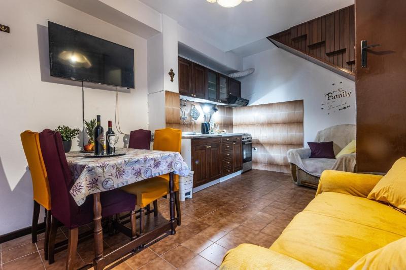 Apartments by the sea Primosten - 27876 - image 10