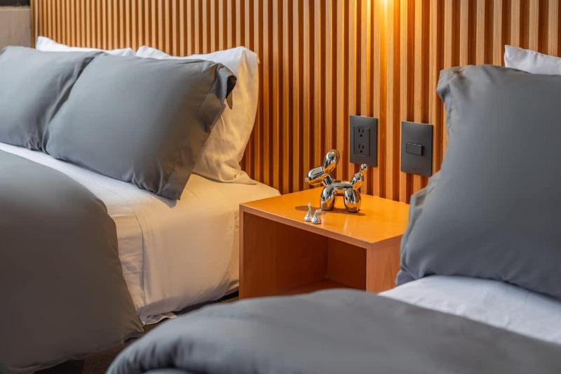 Posh Polanco Stay TVs and Desks in Each Room - image 18