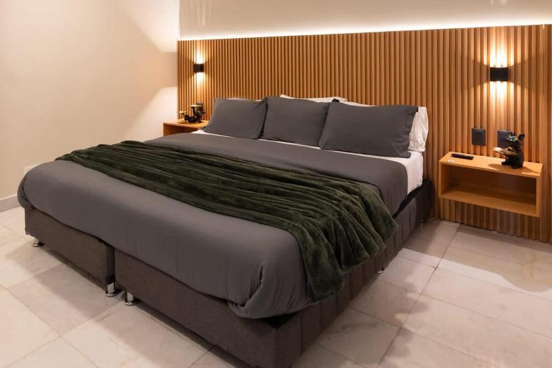 Posh Polanco Stay TVs and Desks in Each Room - image 2