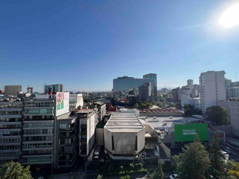 Posh Polanco Stay TVs and Desks in Each Room - image 22