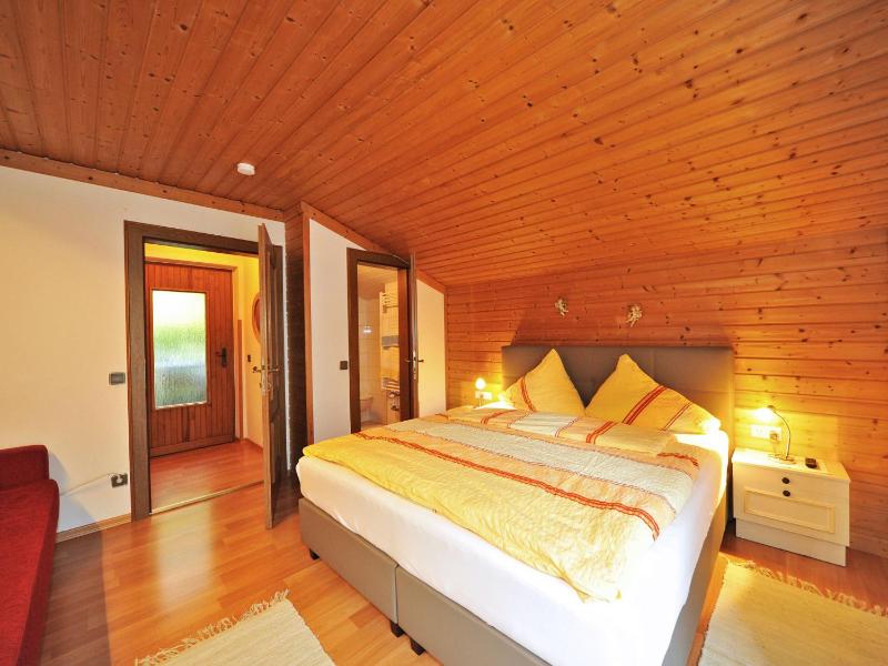 Double Room image 3
