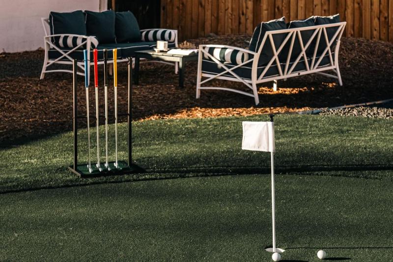The Fairway House Luxe Design Sauna Mini Putt - image 18