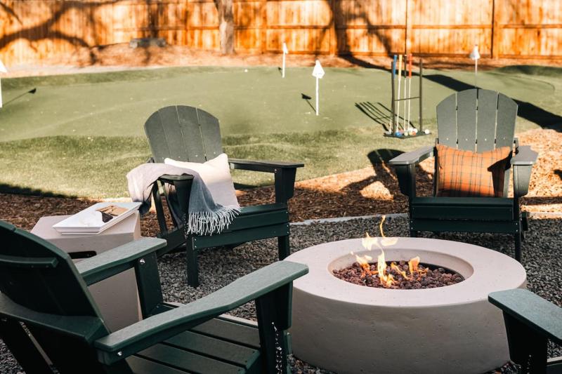 The Fairway House Luxe Design Sauna Mini Putt - image 34
