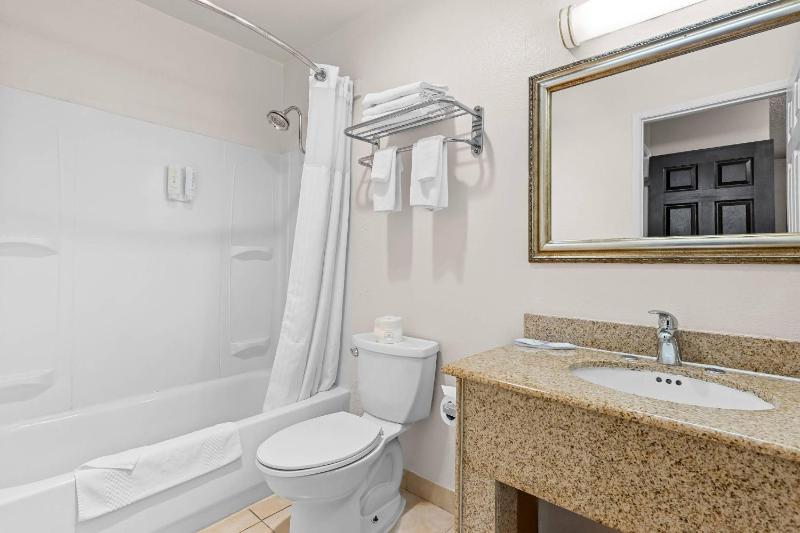 Rodeway Inn & Suites Portland West - Beaverton - image 36