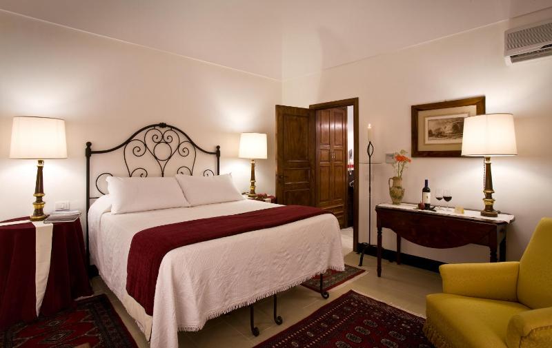 Superior Double Room image 2