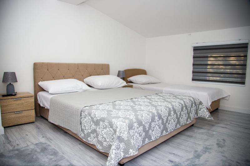 Private Riverside Villa Silvia - image 10