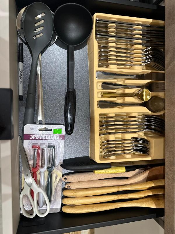 LuxeStay Apartments - image 38