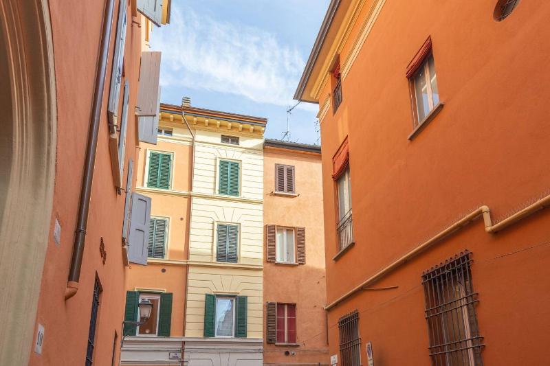 Garisenda Bologna by Short Holidays - image 11
