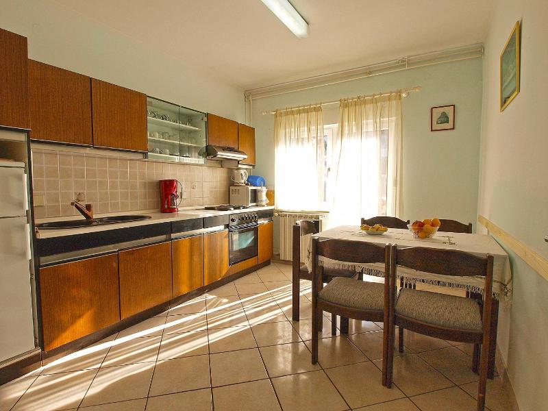 Apartment image 4