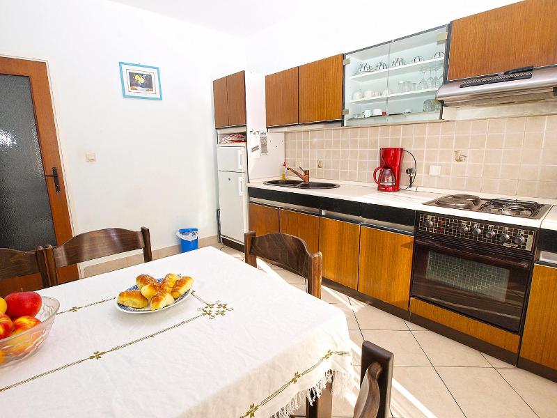 Apartment image 3