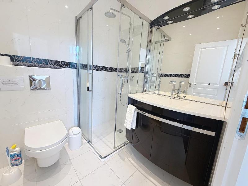 Beautiful 3 bedroom Carlton Canada 403 - image 13