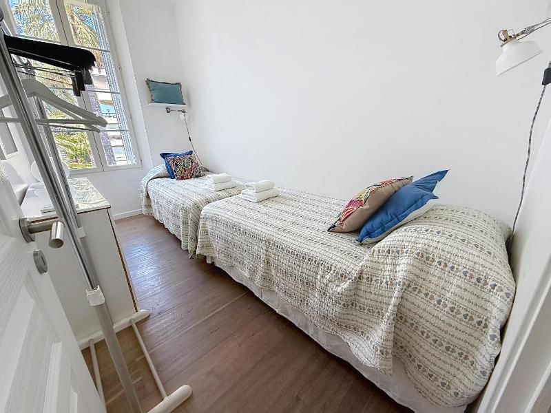 Beautiful 3 bedroom Carlton Canada 403 - image 7