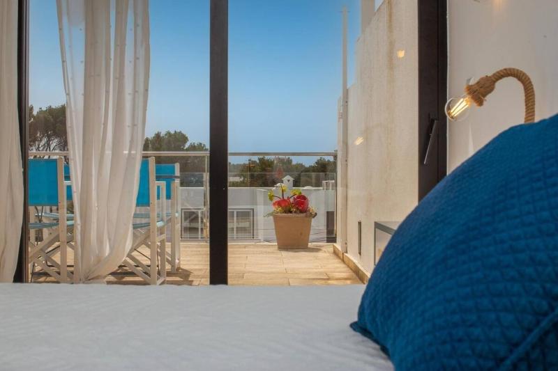 Stunning duplex with two terraces in Cala Blanca - image 25