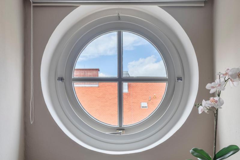 Quiet Courtyard Altstadt Suite - 2BR Lift & Free Parking by HERO HOMES Graz - image 14