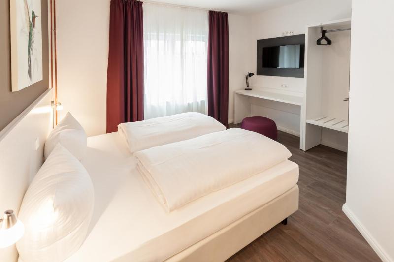 Single Room image 4