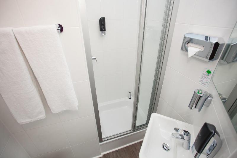 Single Room image 3