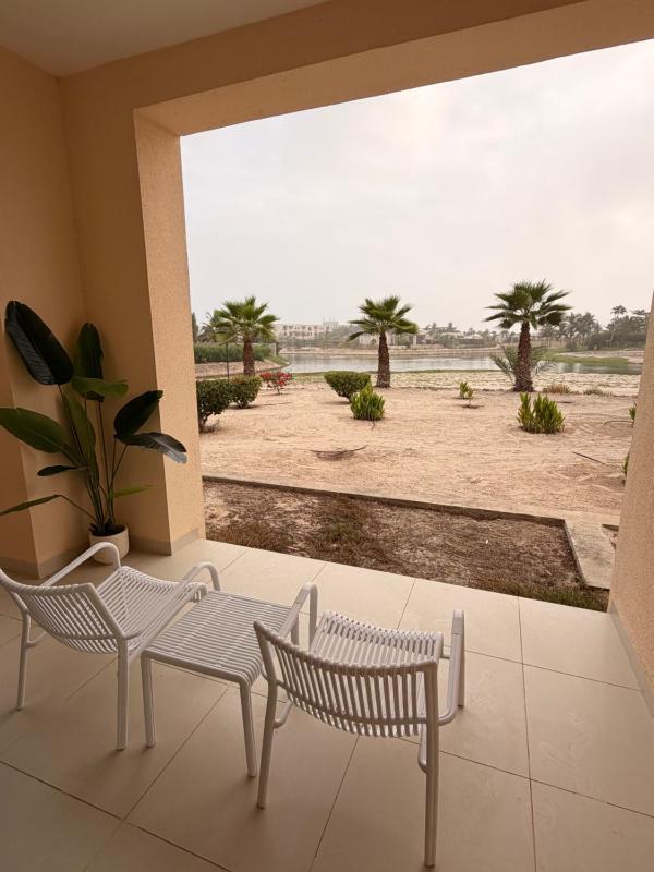 Lux Lakeview Studio - image 16