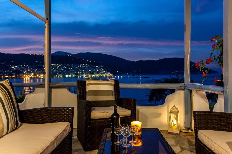 Karavos Sea View Apartments - image 17