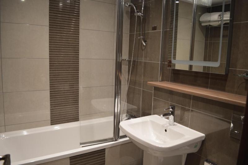 Double Room image 2
