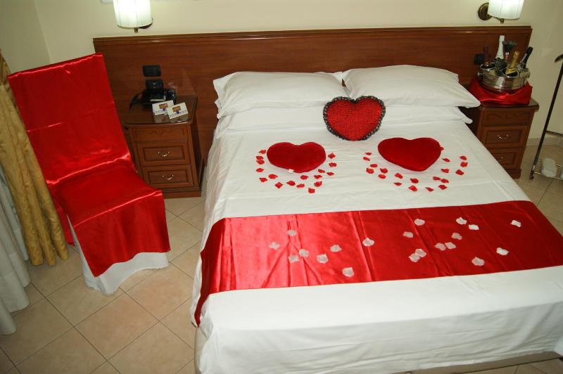 Deluxe Double or Twin Room image 3