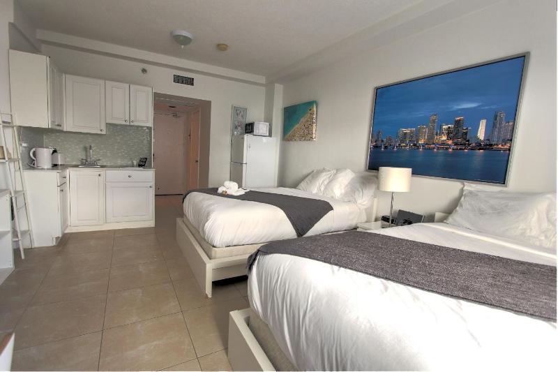 Executive Studio Apartment with City view image 3