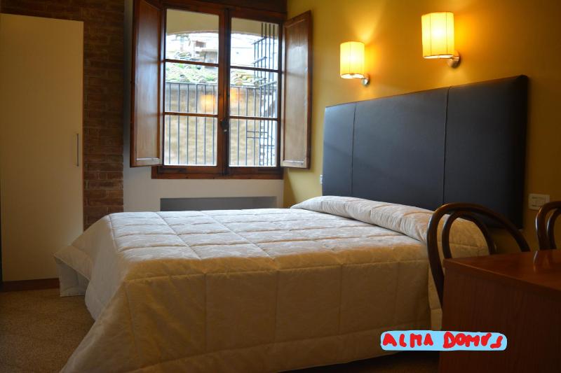 Economy Double or Twin Room image 2