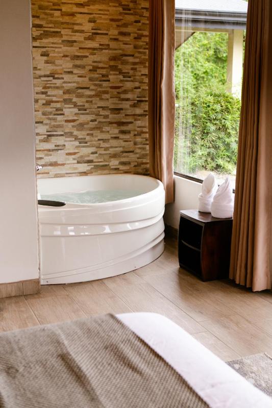Untold Arenal - Rainforest Suites - image 4