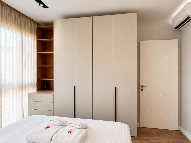 Matisse No33 - Luxury Apartment with Parking - image 3