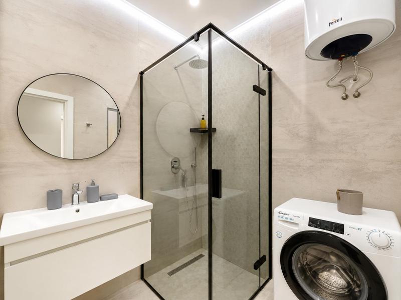 Matisse No33 - Luxury Apartment with Parking - image 9
