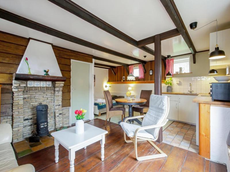 Cosy suite in village of Callanstoog - image 15