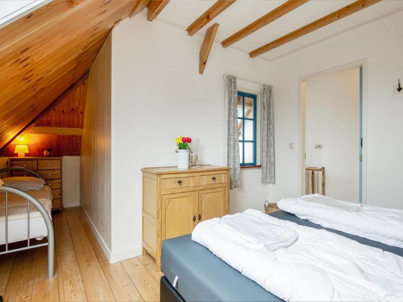 Cozy vacation rental in a former farmhouse surrounded by nature - image 11
