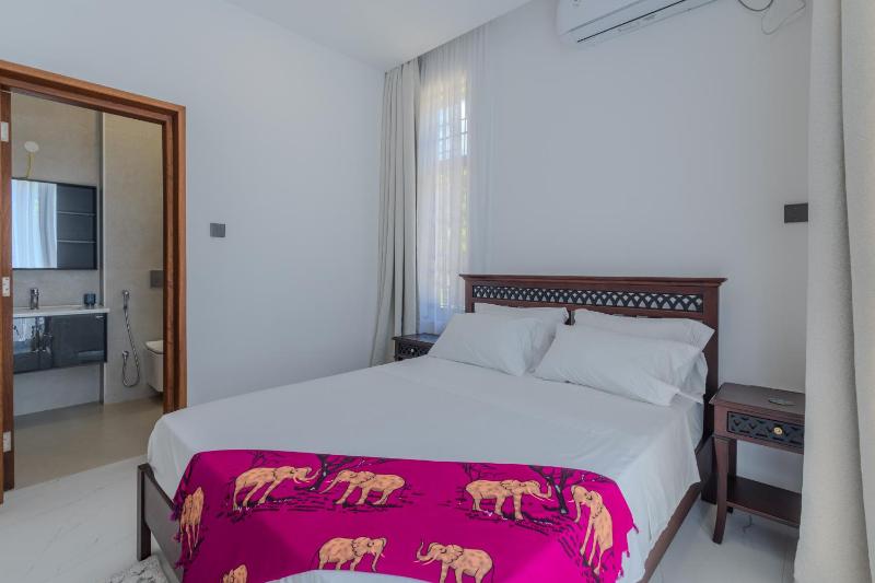 Private Villa with a Pool AC Solar power and Starlink Internet - image 7