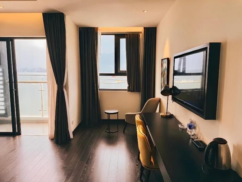 The Sapphire Ha Long - Ocean View Apartment - Pool - image 12