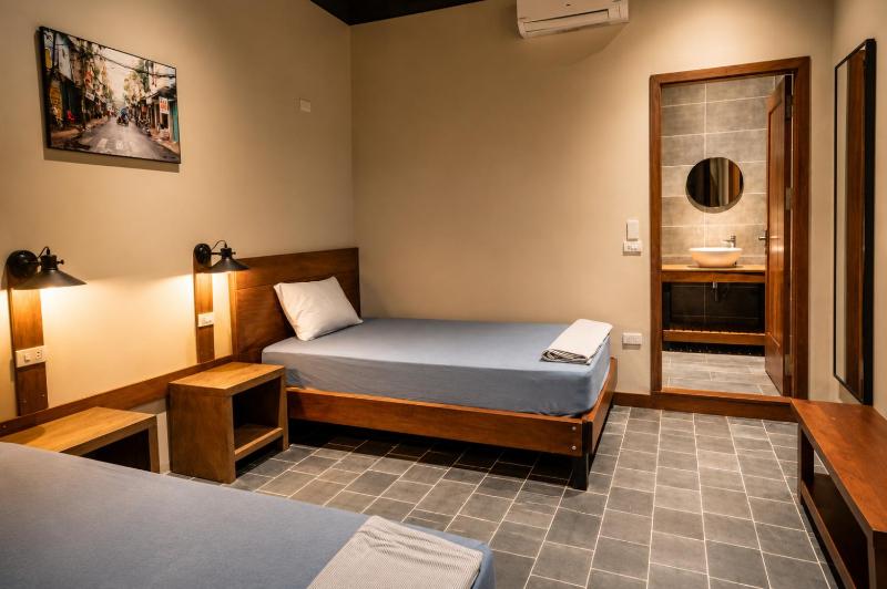 The Laneway Hostel - image 33